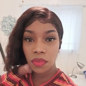 Meet your Posher, Edwina